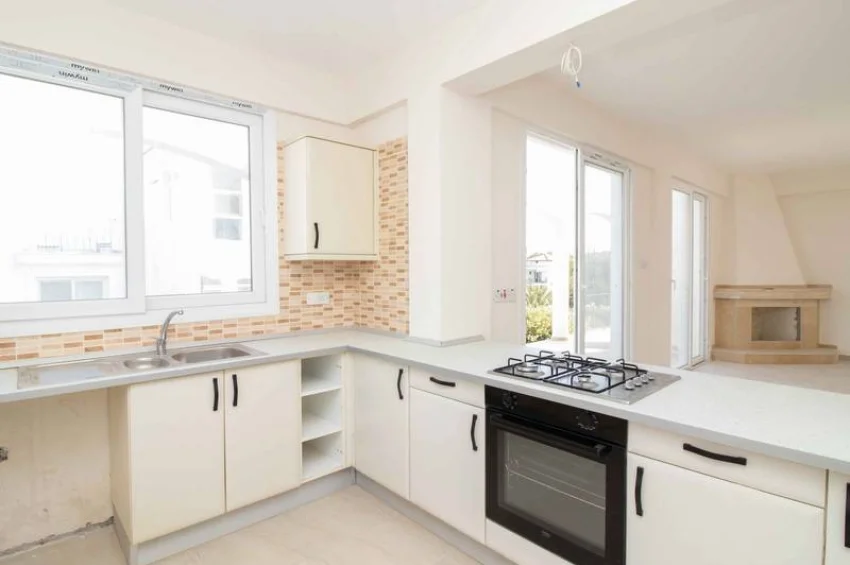 3 Schlafzimmer Villa zum Wiederverkauf mit Dachterrasse in Karsiyaka