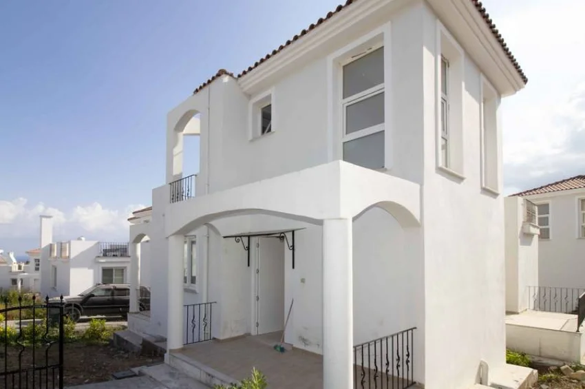 3 Schlafzimmer Villa zum Wiederverkauf mit Dachterrasse in Karsiyaka