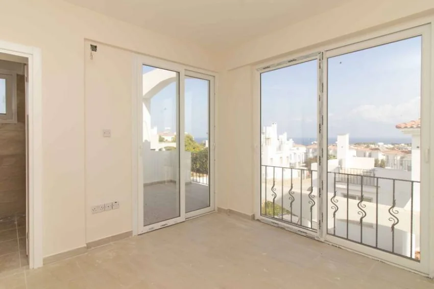 3 Schlafzimmer Villa zum Wiederverkauf mit Dachterrasse in Karsiyaka
