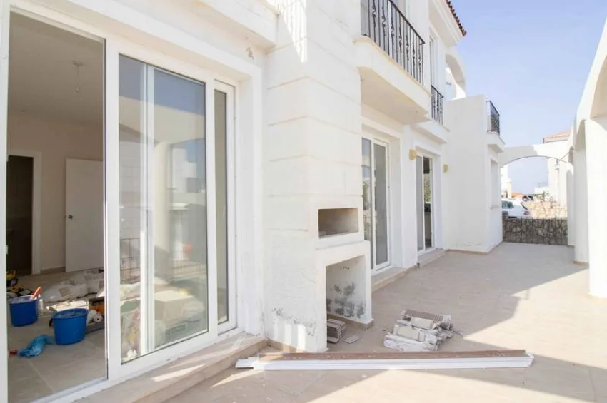 3 Schlafzimmer Villa zum Wiederverkauf mit Dachterrasse in Karsiyaka