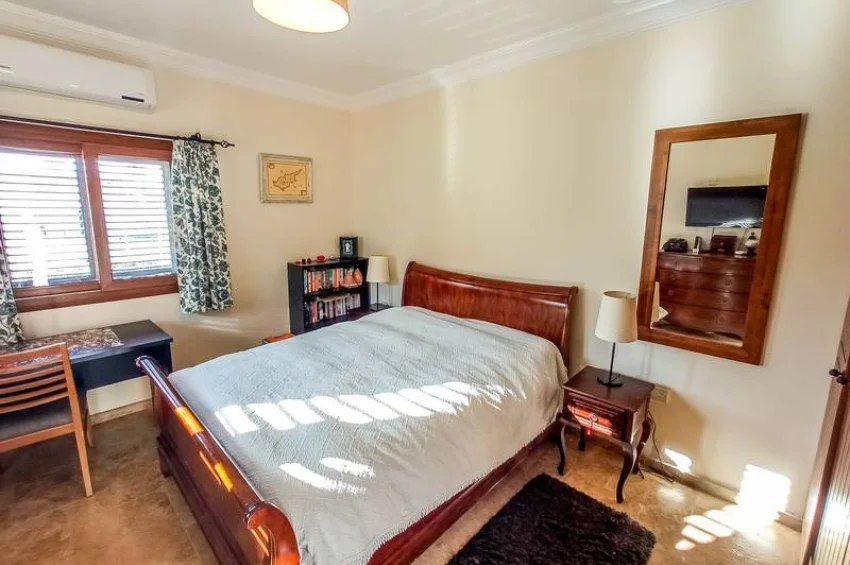 Özanköy'de Özel Havuzlu ve Muhteşem Manzaralı 4 Yatak Odalı Şık Villa