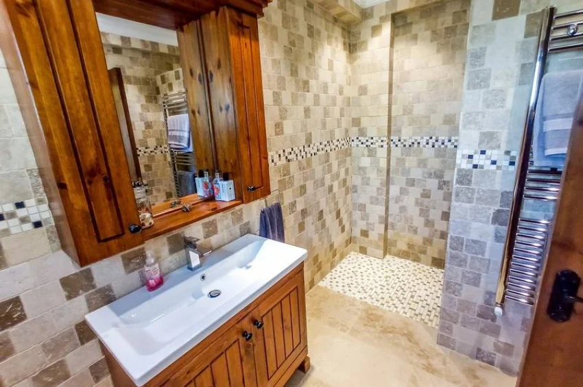 Özanköy'de Özel Havuzlu ve Muhteşem Manzaralı 4 Yatak Odalı Şık Villa