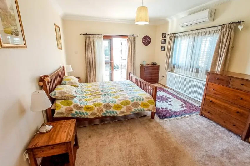 Özanköy'de Özel Havuzlu ve Muhteşem Manzaralı 4 Yatak Odalı Şık Villa