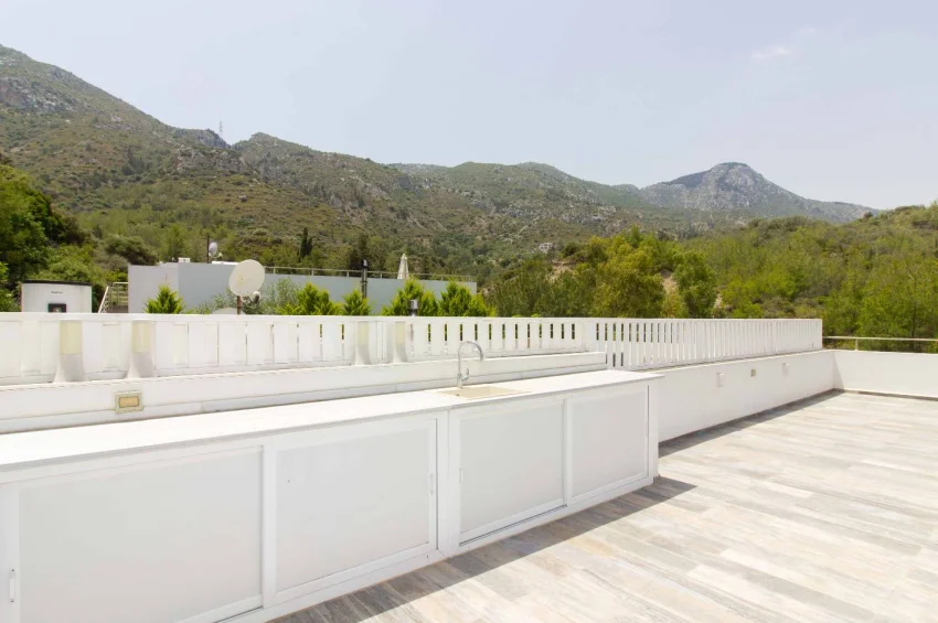 4 Schlafzimmer Stadthaus in prestigeträchtigem Bellapais – Dachterrasse mit atemberaubender Aussicht
