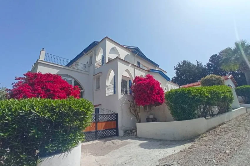 Elegant 4 Bedroom Villa with Heated Pool, Gym & Stunning Views in Ozanköy