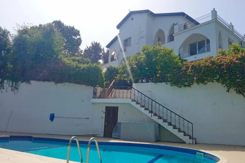 Elegant 4 Bedroom Villa with Heated Pool, Gym & Stunning Views in Ozanköy