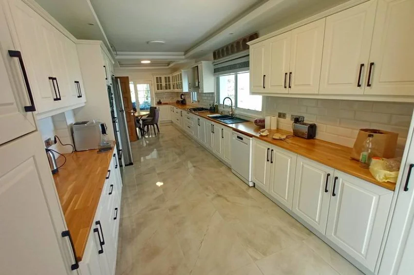 Elegant 4 Bedroom Villa with Heated Pool, Gym & Stunning Views in Ozanköy