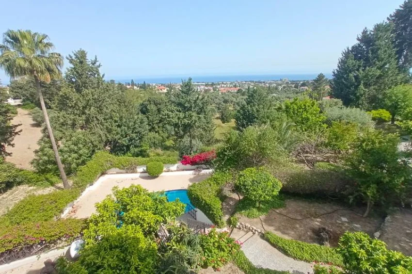 Elegant 4 Bedroom Villa with Heated Pool, Gym & Stunning Views in Ozanköy