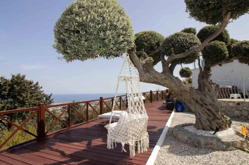 4 Bedroom Mediterranean Villa with Stunning Panoramic Views and Infinity Pool