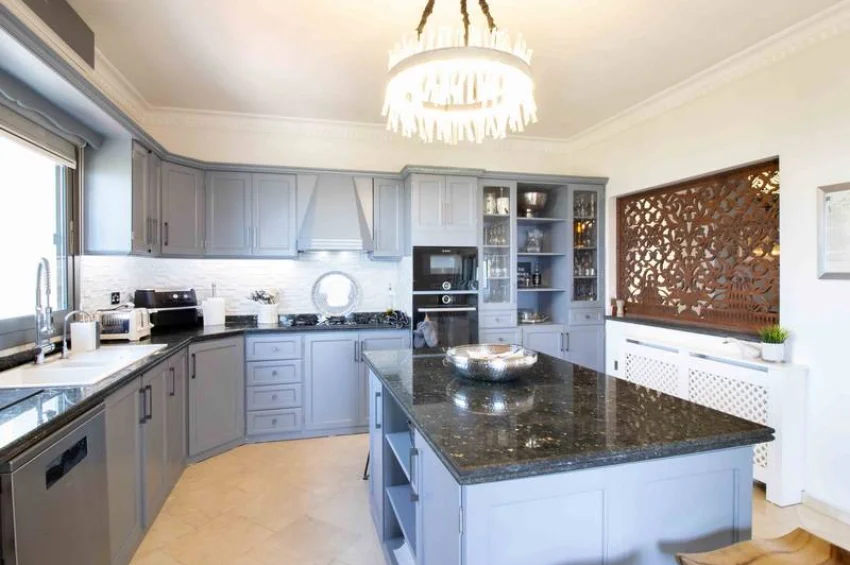 4 Bedroom Mediterranean Villa with Stunning Panoramic Views and Infinity Pool