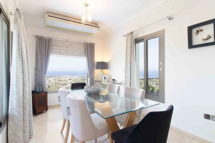 4 Bedroom Mediterranean Villa with Stunning Panoramic Views and Infinity Pool