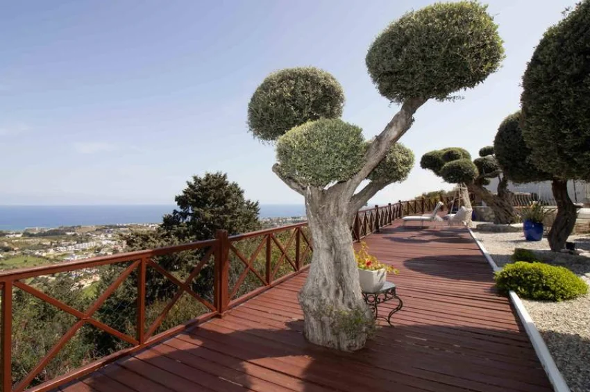 4 Bedroom Mediterranean Villa with Stunning Panoramic Views and Infinity Pool