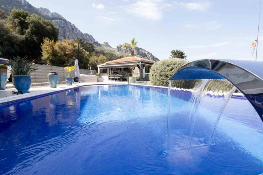 4 Bedroom Mediterranean Villa with Stunning Panoramic Views and Infinity Pool