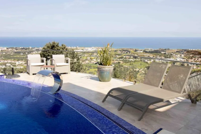 4 Bedroom Mediterranean Villa with Stunning Panoramic Views and Infinity Pool