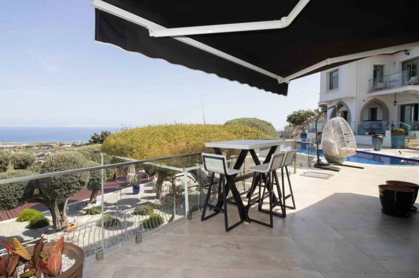4 Bedroom Mediterranean Villa with Stunning Panoramic Views and Infinity Pool