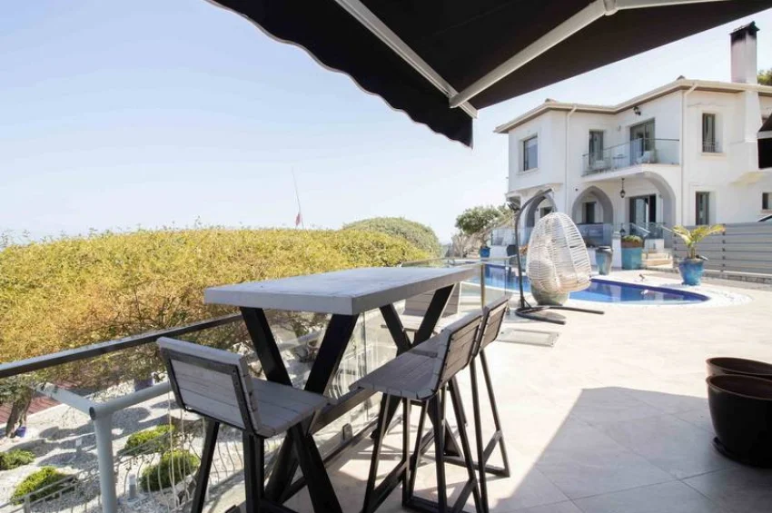 4 Bedroom Mediterranean Villa with Stunning Panoramic Views and Infinity Pool