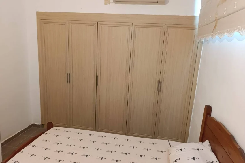 Eksklusiv Triplex Villa ved Sjøen med Panoramautsikt