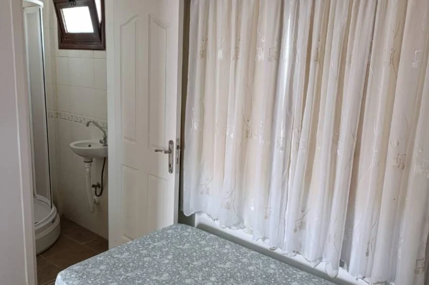 Eksklusiv Triplex Villa ved Sjøen med Panoramautsikt