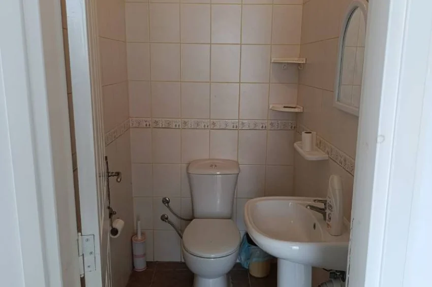 Eksklusiv Triplex Villa ved Sjøen med Panoramautsikt
