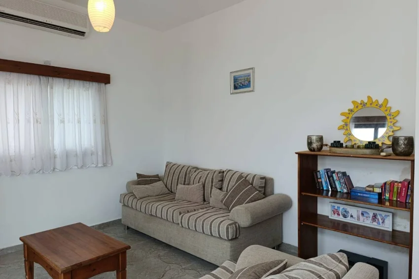 Eksklusiv Triplex Villa ved Sjøen med Panoramautsikt