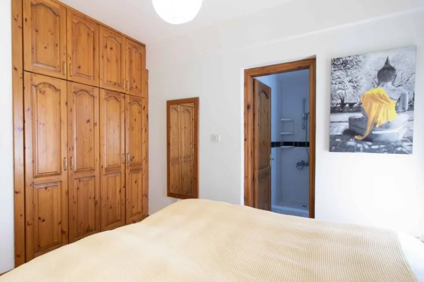 Lapta’da Muhteşem Deniz ve Dağ Manzaralı Şirin 3 Yatak Odalı Bungalov