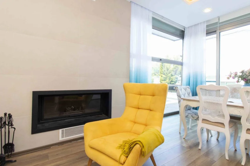 Romslig 4+1 Villa med Privat Basseng og Hav- og Fjellutsikt i Alsancak