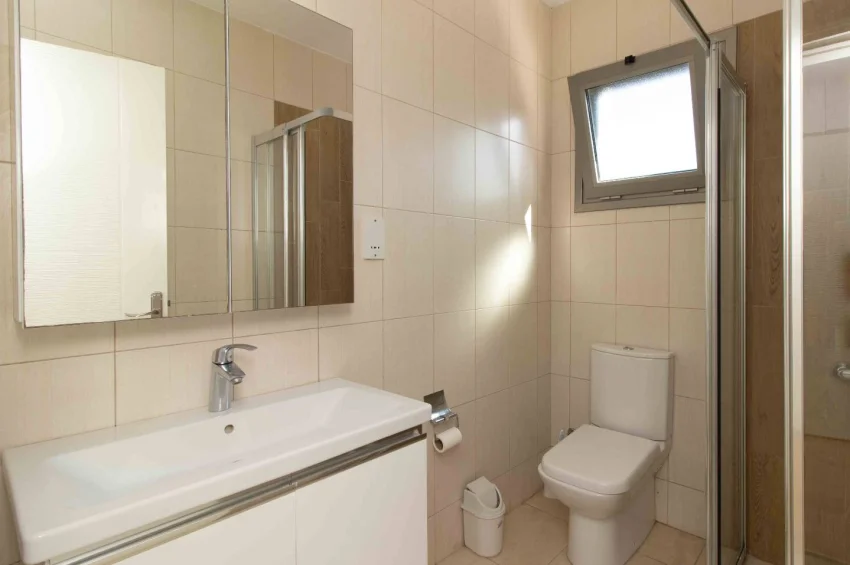 Romslig 4+1 Villa med Privat Basseng og Hav- og Fjellutsikt i Alsancak