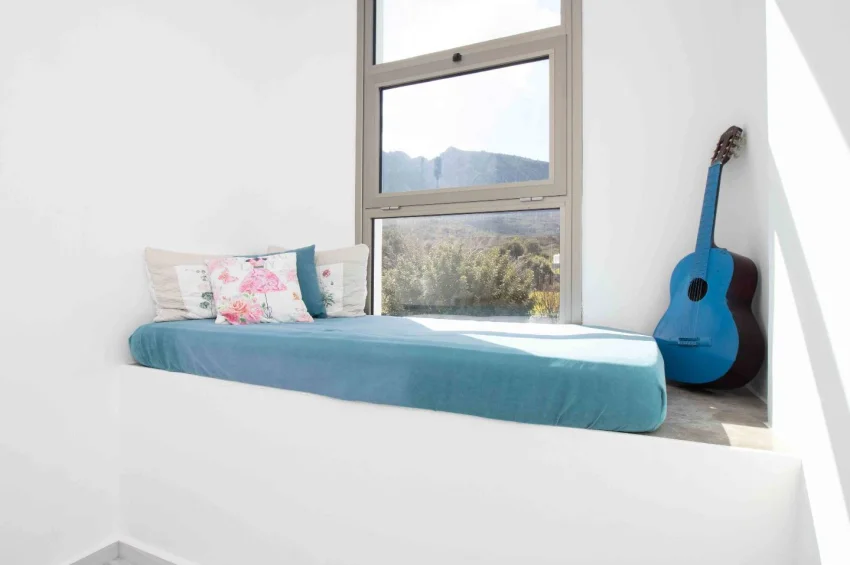 Romslig 4+1 Villa med Privat Basseng og Hav- og Fjellutsikt i Alsancak