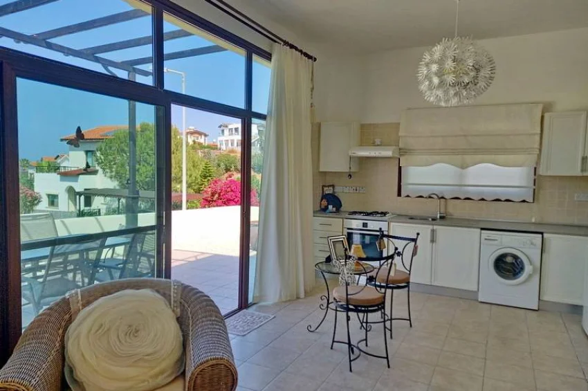 Charming 2 Bedroom Villa with Stunning Sea Views & Communal Pools