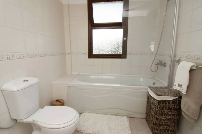 Charming 2 Bedroom Villa with Stunning Sea Views & Communal Pools