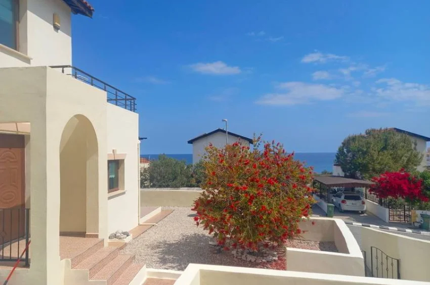 Charming 2 Bedroom Villa with Stunning Sea Views & Communal Pools