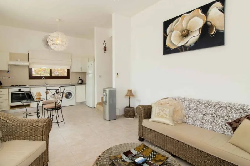 Charming 2 Bedroom Villa with Stunning Sea Views & Communal Pools