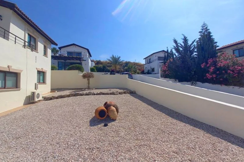 Charming 2 Bedroom Villa with Stunning Sea Views & Communal Pools