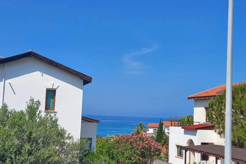 Charming 2 Bedroom Villa with Stunning Sea Views & Communal Pools
