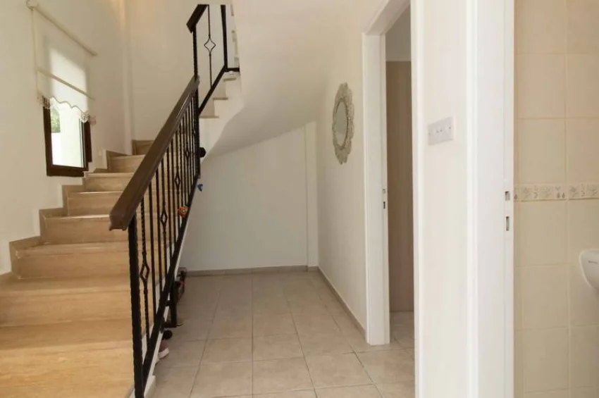 Charming 2 Bedroom Villa with Stunning Sea Views & Communal Pools