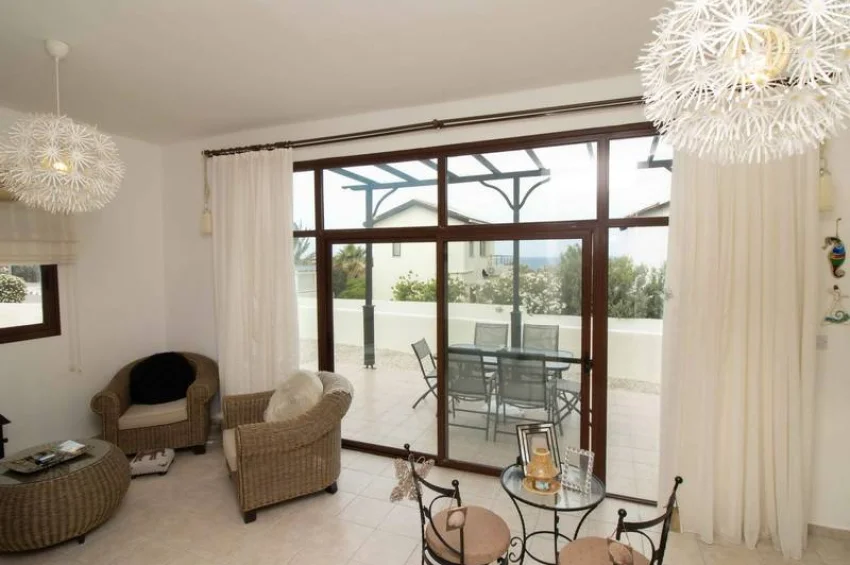 Charming 2 Bedroom Villa with Stunning Sea Views & Communal Pools