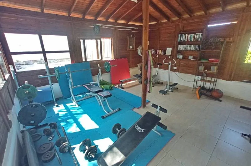 Charming 2 Bedroom Villa with Stunning Sea Views & Communal Pools