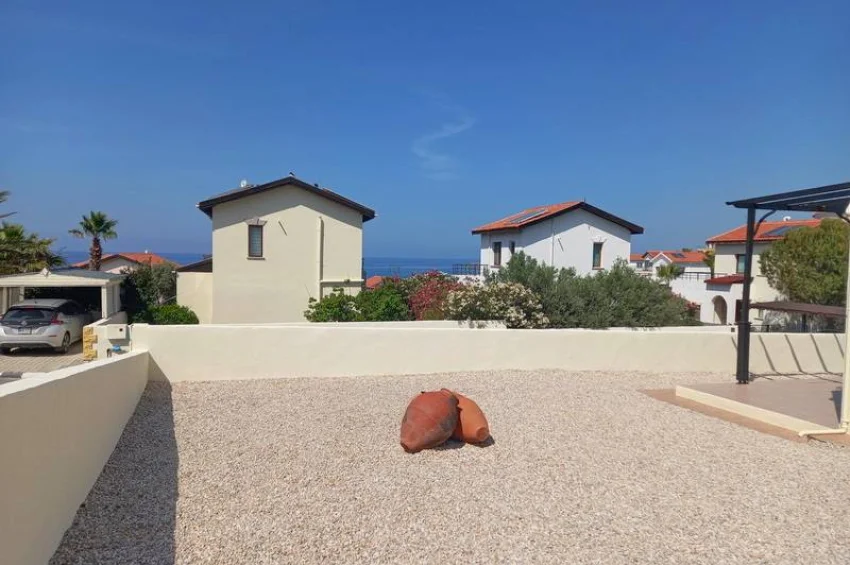 Charming 2 Bedroom Villa with Stunning Sea Views & Communal Pools