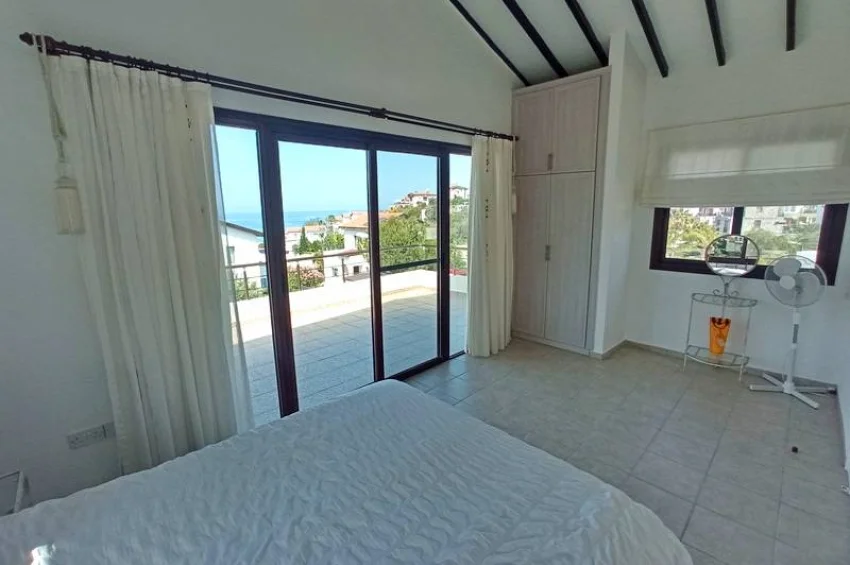 Charming 2 Bedroom Villa with Stunning Sea Views & Communal Pools