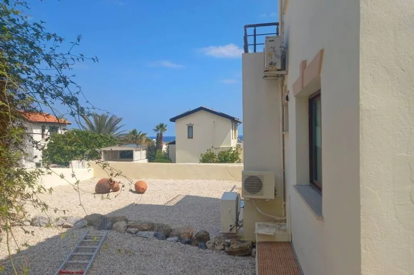 Charming 2 Bedroom Villa with Stunning Sea Views & Communal Pools