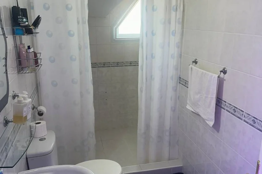 Geräumige Villa mit 4 Schlafzimmer und Meerblick – nur wenige Schritte vom Meer entfernt in Esentepe