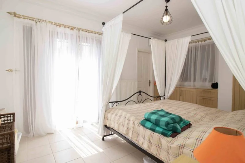 Stilvolle 3 Schlafzimmer Wohnung im Erdgeschoss mit Terrasse & Pool 