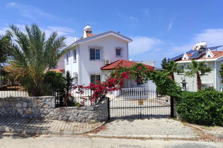 Charming 3 Bedroom Villa with Sea Views & Private Garden