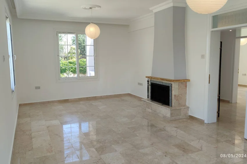 Charming 3 Bedroom Villa with Sea Views & Private Garden