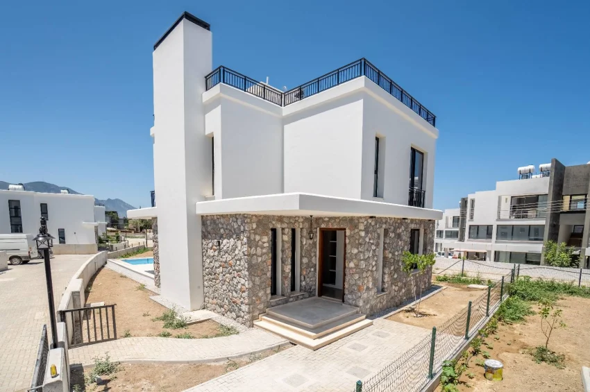 Private Villa mit 4 Schlafzimmer und Pool im Herzen der Natur zum Verkauf