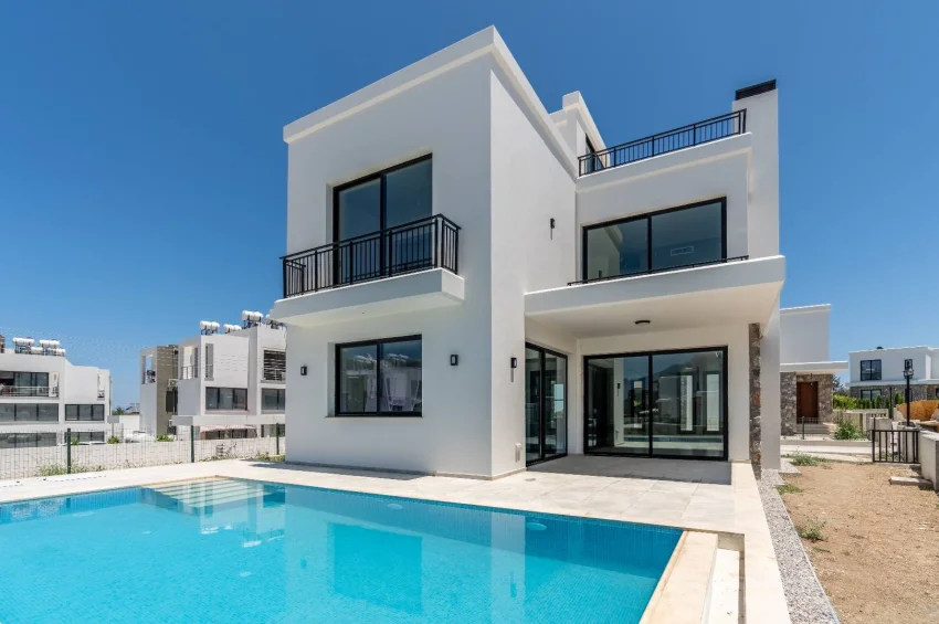 Private Villa mit 4 Schlafzimmer und Pool im Herzen der Natur zum Verkauf