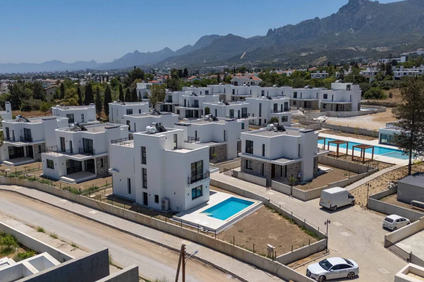 Private Villa mit 4 Schlafzimmer und Pool im Herzen der Natur zum Verkauf