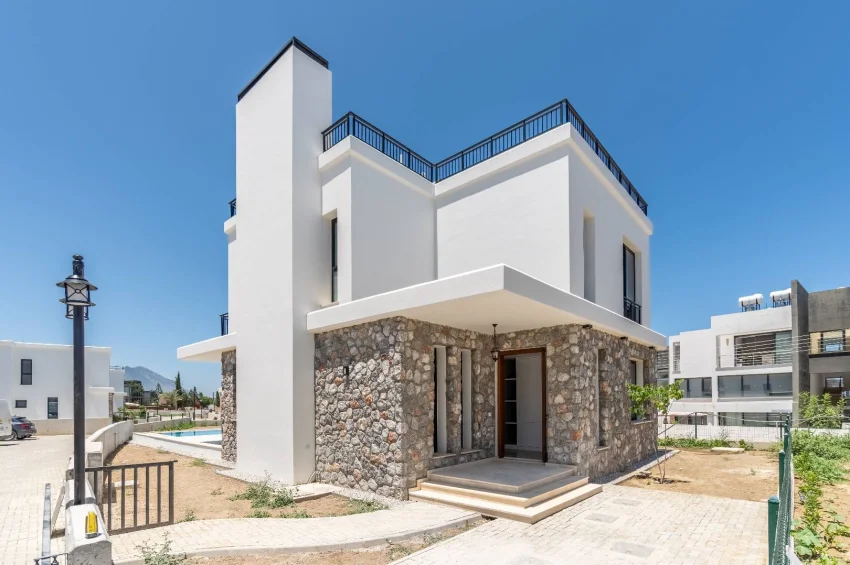 Private Villa mit 4 Schlafzimmer und Pool im Herzen der Natur zum Verkauf