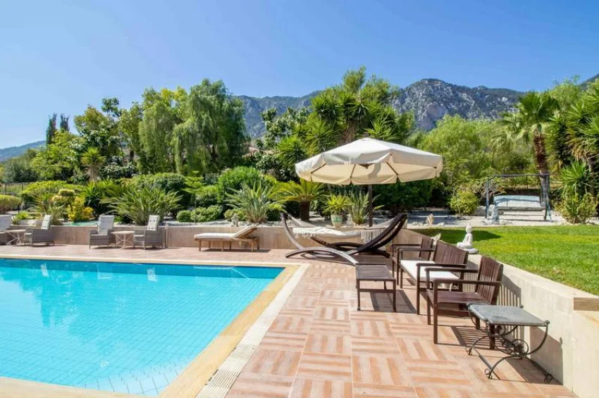 Eksklusiv 3-soveroms villa i Lapta, Kyrenia – din private oase med havs- og fjellutsikt