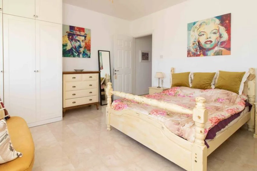 Eksklusiv 3-soveroms villa i Lapta, Kyrenia – din private oase med havs- og fjellutsikt